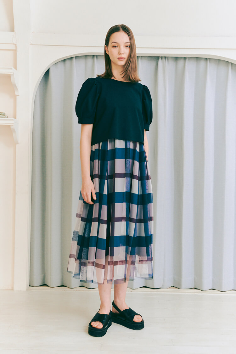 PICK UP】雑誌sweetとのコラボレーションドレス発売｜BLUE LABEL