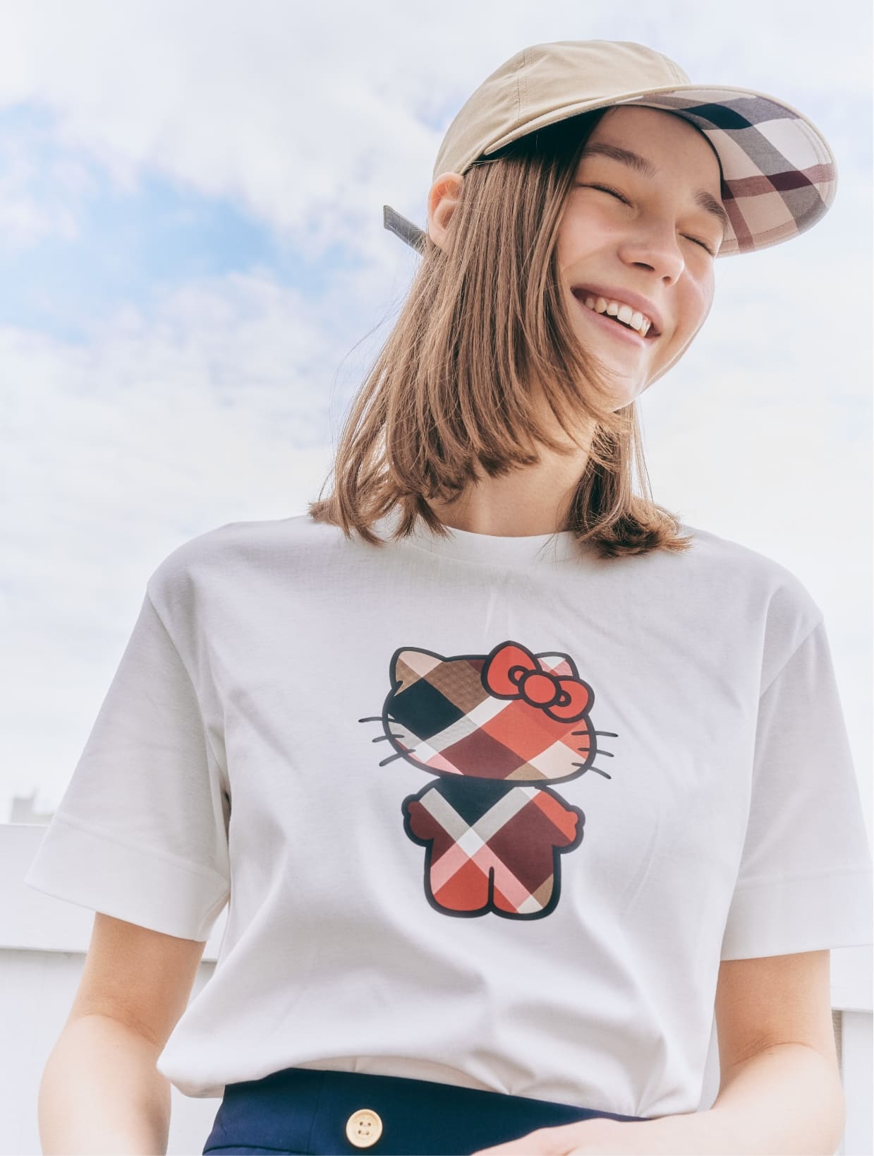 【極美品‼️】ブルーレーベルクレストブリッジ Tシャツ 値下げ ブルーレーベルクレストブリッジ お袖がダブルフリルで可愛い